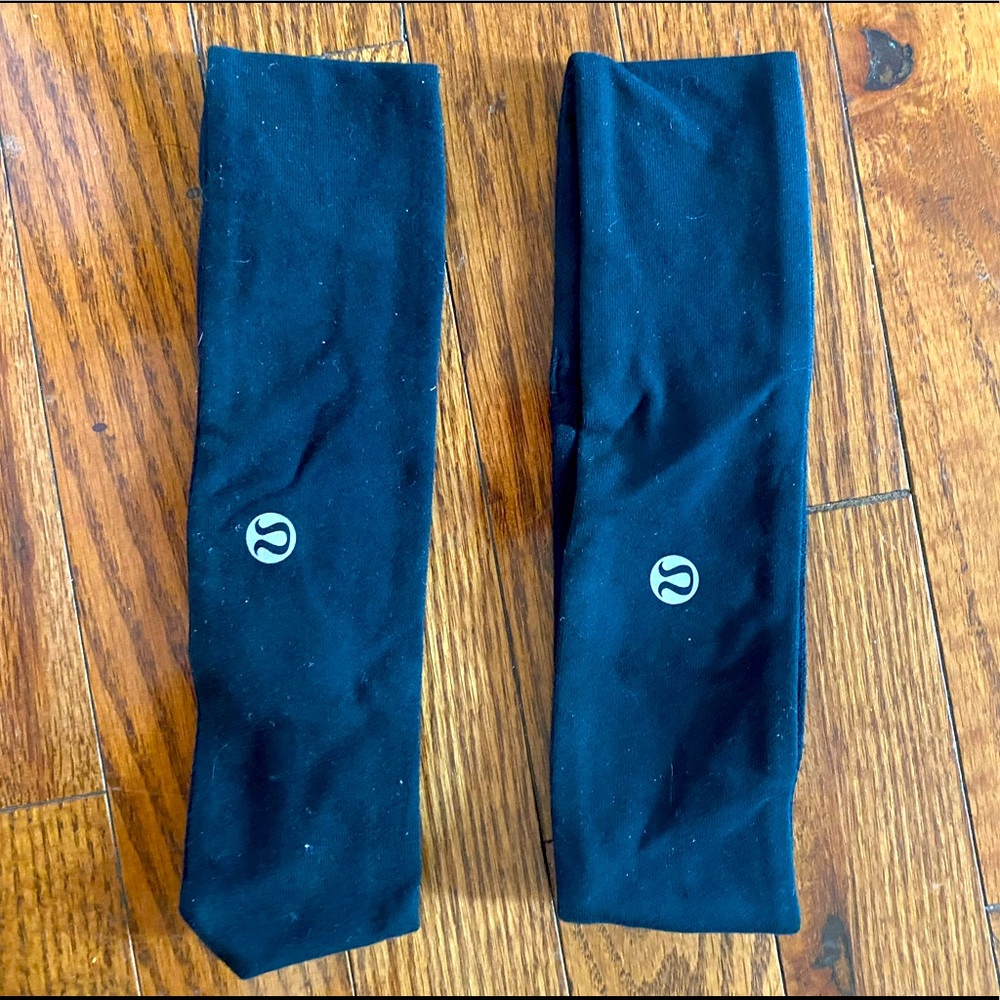 2 lululemon head bands